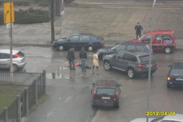 Jelgavā auto notirec cilvēku - 2