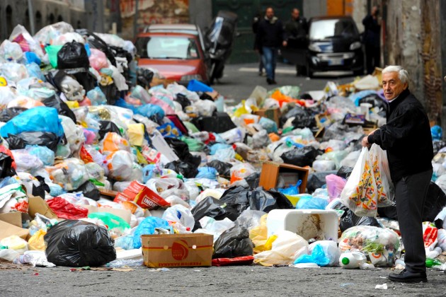 Atkritumu pilsēta Neapole