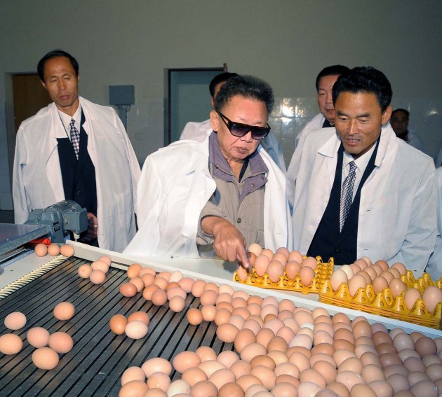 Kims Čenirs pārbauda olas