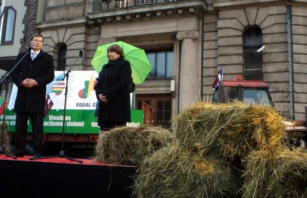 Baltijas lauksaimnieku protesta akcija ar traktoru - 4