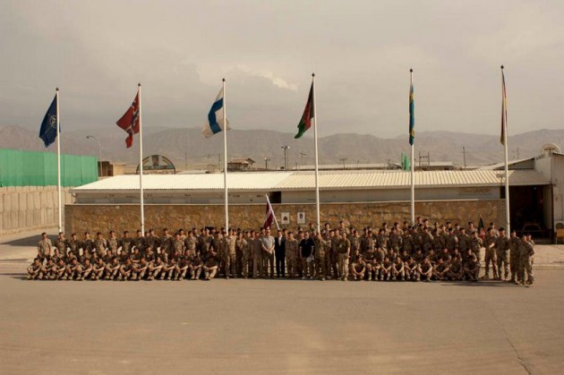 Saeimas deputāti vizītē Afganistānā tiekas ar Latvijas karavīriem - 17