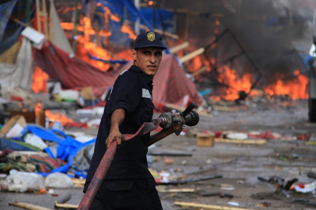 Ēģiptes policija sākusi Mursi atbalstītāju nometņu likvidēšanu - 11