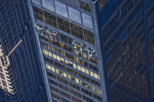 5. Glass balconies at Willis Tower (1) © Skydeck Chicago