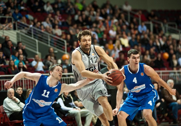 Basketbols: VEF Rīga - Azovmash - 41