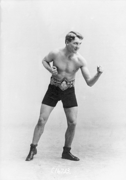 Boxer Freddie Welsh wearing lonsdale belt