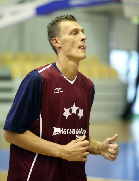 Andris Biedriņš - 24
