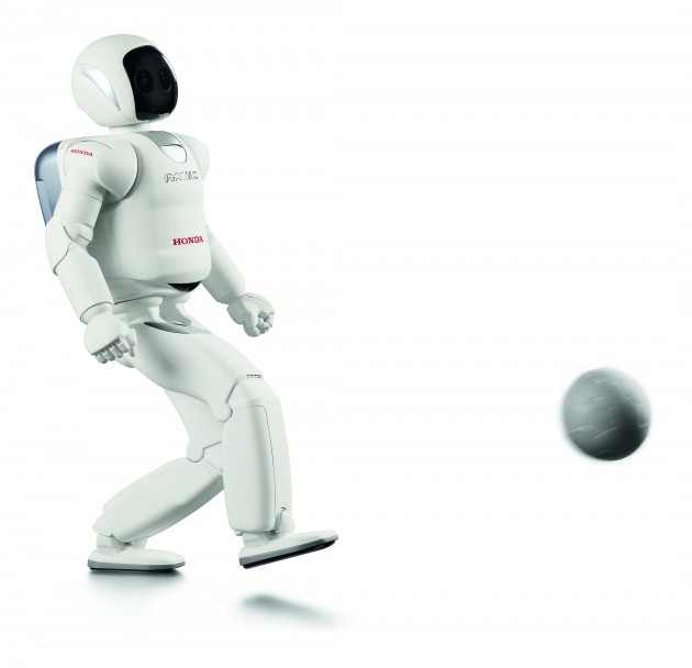 All-New_ASIMO_Kicking_a_Football