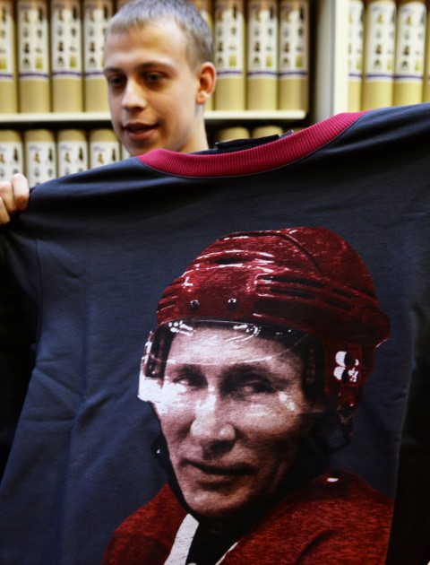 Maskavā apģērbus apmaina pret krekliem ar Putina attēliem - 4