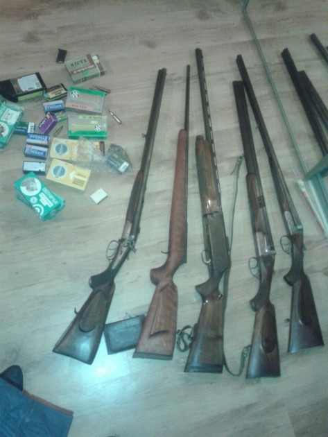 Policija atsavina nelegālo kaujas ieroču krājumus - 24