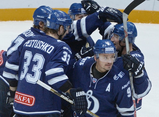 Karsums ar vārtu guvumu sekmē Maskavas 'Dinamo' uzvaru KHL mačā - 6