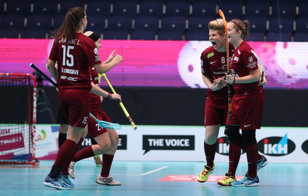 Latvija vs Čehija, pasaules čempionāts florbolā sievietēm Somijā, 05.12.2015 - 44