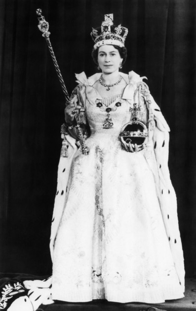 Karaliene Elizabete II  - 15