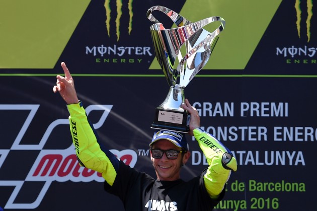 Rossi uzvar "MotoGP" posmā Katalonijā - 2