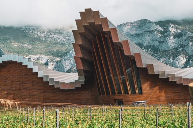 Spānija Lagvārdija vīna dārzs arhitektūra Ysios