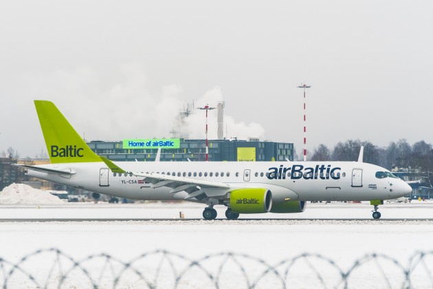 CS300 airBaltic ierodas Rīgā - 25