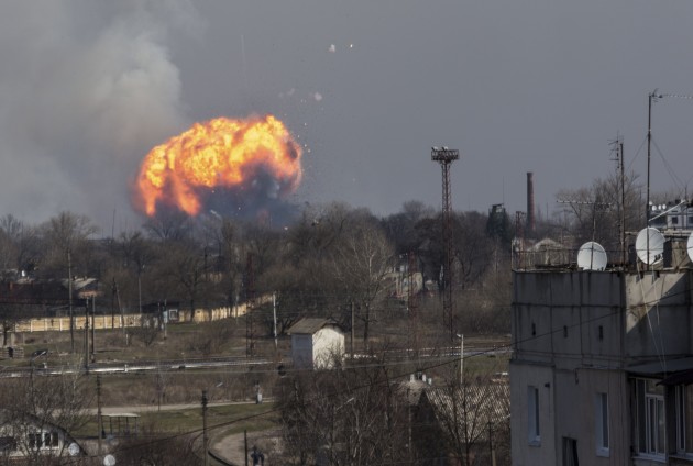 Ukrainā deg munīcijas noliktava - 6