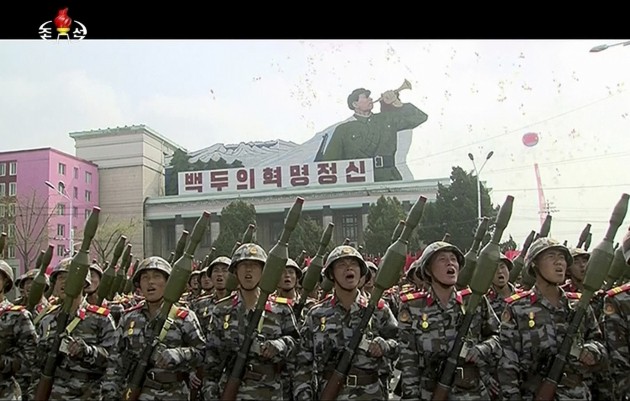 Ziemeļkorejas militārā parāde - 15