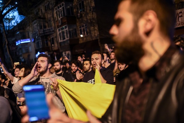 Pēc referenduma Turcijā svin un protestē - 2