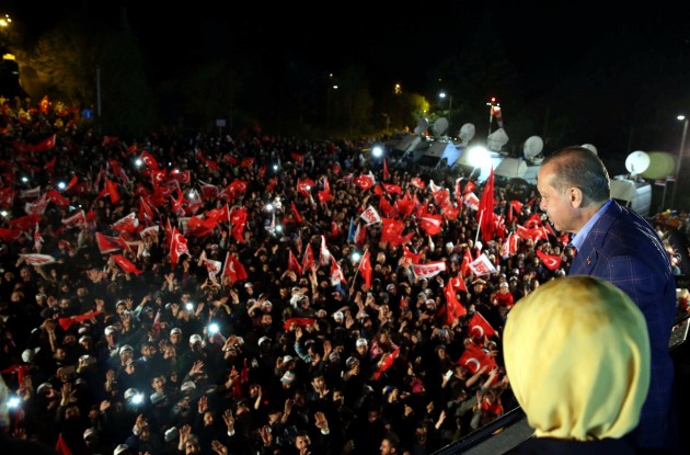 Pēc referenduma Turcijā svin un protestē - 11