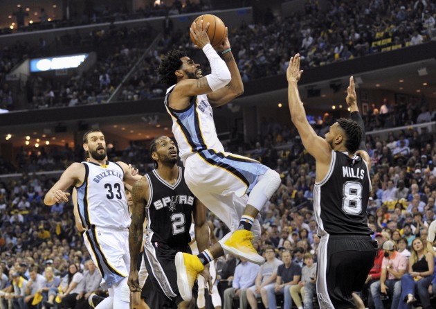Basketbols, NBA: "Spurs" pret  "Grizzlies"  - 4