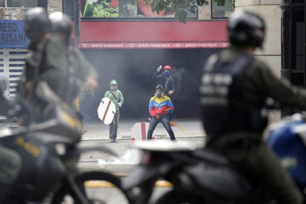 Venecuēlā turpinās protesti - 14