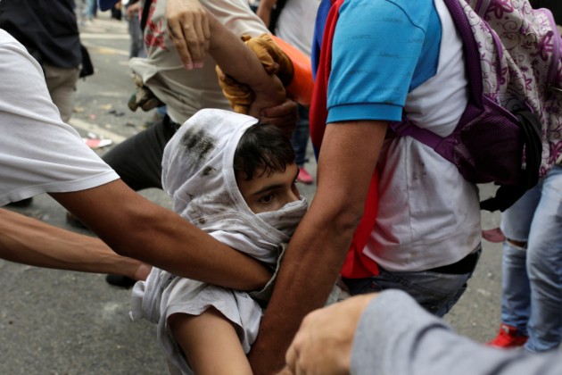 Venecuēlā turpinās protesti - 15
