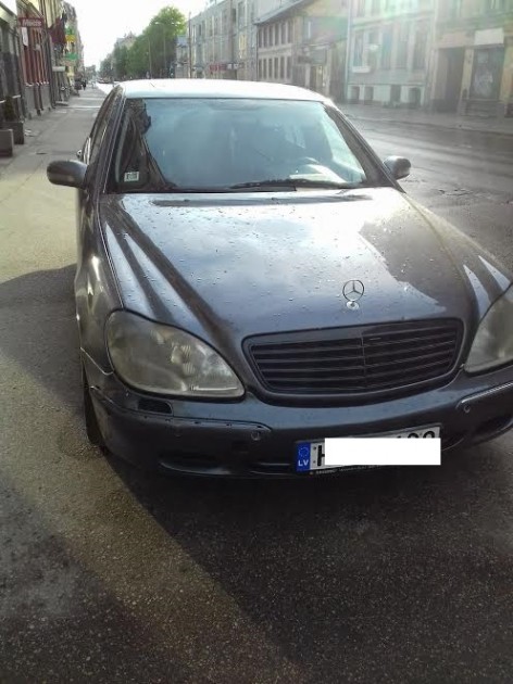 "Mercedes" uz Čaka ielas Rīgā - 1