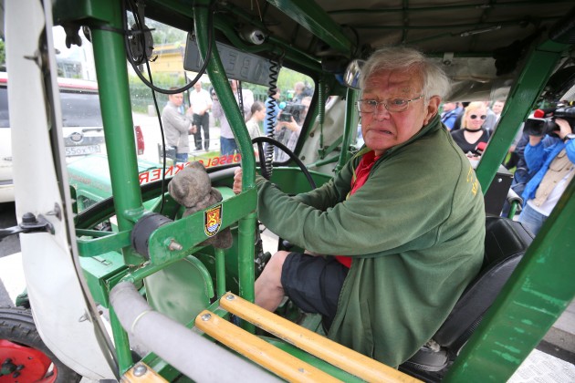 81 gadu vecs vācietis ar traktoru aizbrauc līdz Sanktpēterburgai - 3