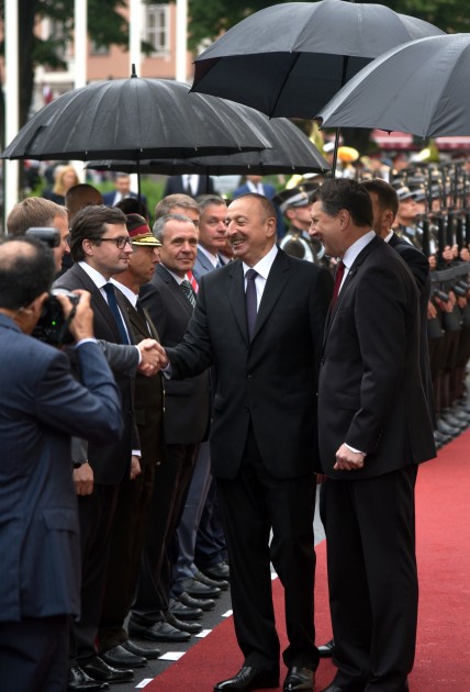 Valsts prezidents sagaida Azerbaidžānas prezidentu - 8