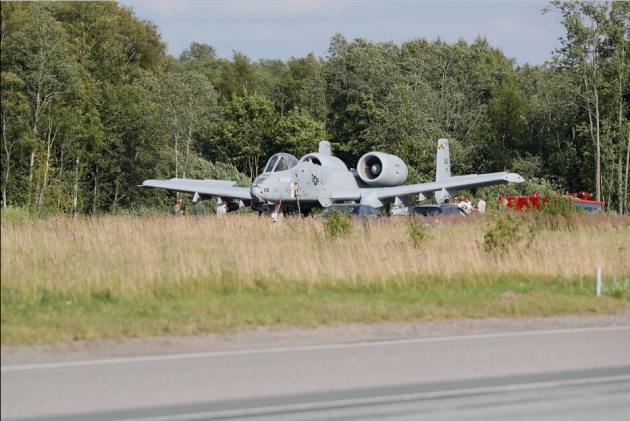 Igaunijā avarē ASV kaujas lidmašīna - 15