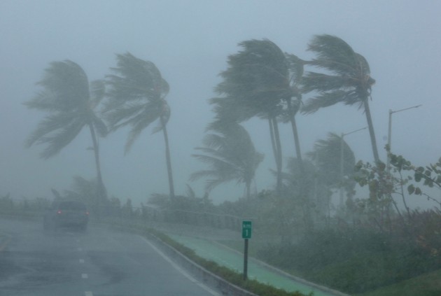 "Irma" sāk plosīties Karību salās - 4