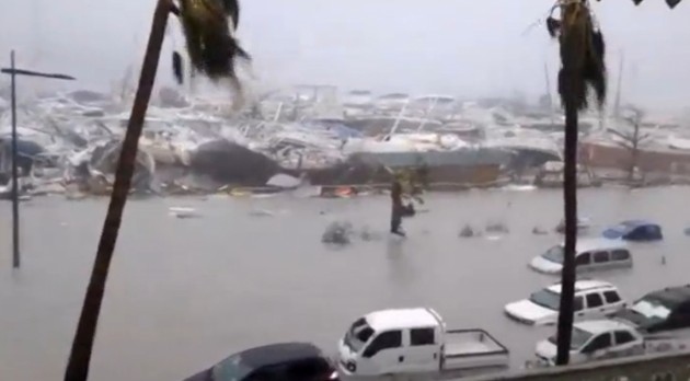 "Irma" sāk plosīties Karību salās - 7