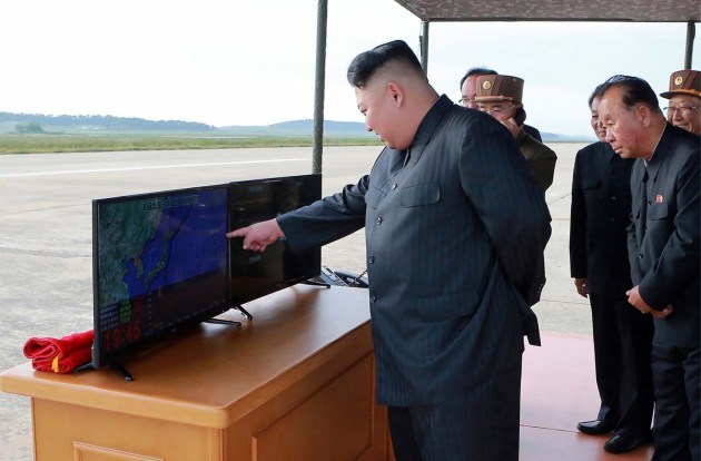 Ziemeļkorejā gavilē par raķetes "Hwasong-12" izmēģinājumu - 3