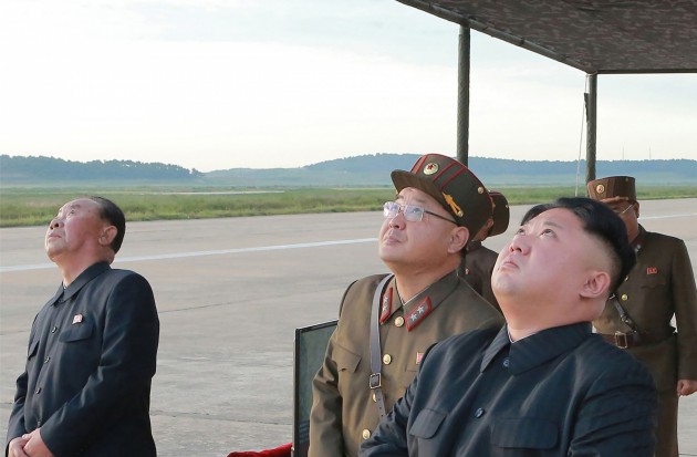 Ziemeļkorejā gavilē par raķetes "Hwasong-12" izmēģinājumu - 8