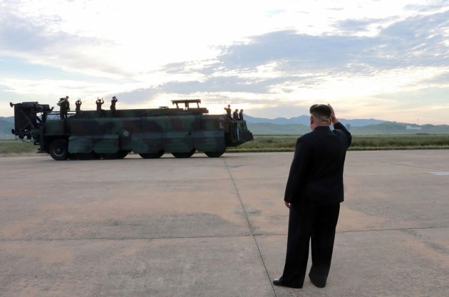 Ziemeļkorejā gavilē par raķetes "Hwasong-12" izmēģinājumu - 13