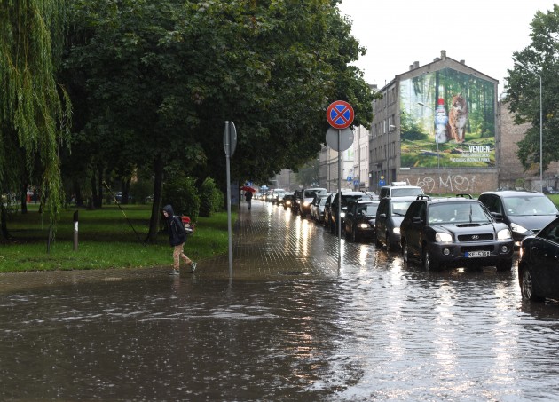 Stiprs lietus Rīgā - 11