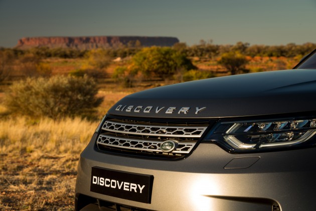 'Land Rover Discovery' velk 110 tonnu auto sastāvu - 19