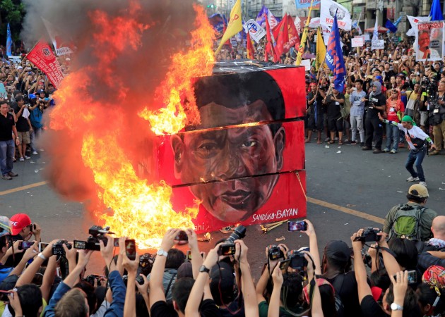 Protesti pret Duterti Filipīnās - 13