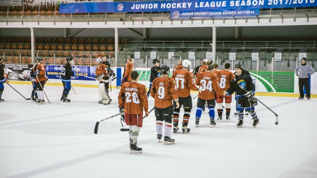 Latvijas karavīri cīkstas ar NATO spēkiem hokeja laukumā - 51