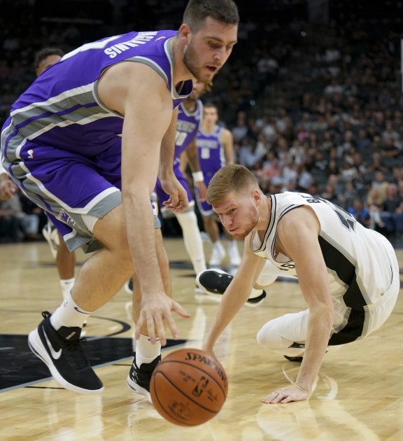 Basketbols, NBA: Sanantonio "Spurs" pret Sakramento "Kings" - 2