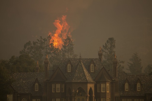 Meža ugunsgrēks Kalifornijā - 17