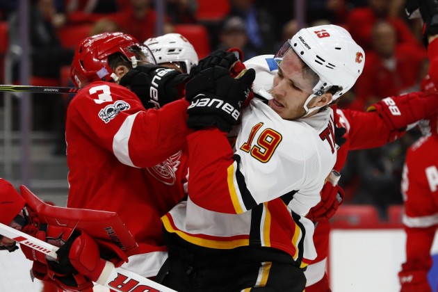 Hokejs, NHL: Red Wings un Flames kautiņš - 5