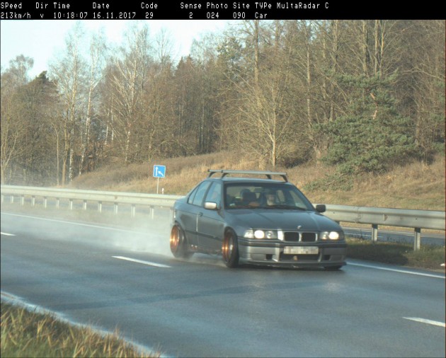 Ikšķilē BMW traucas ar 213 km/h - 2