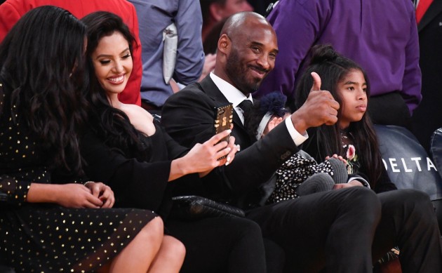 Basketbols, NBA: Kobes Braienta kreklu iemūžināšana