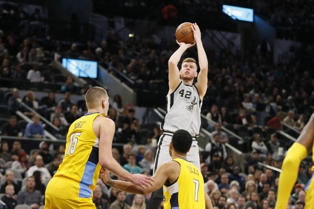 Basketbols; NBA; Spurs pret Nuggets; 2018 - 1