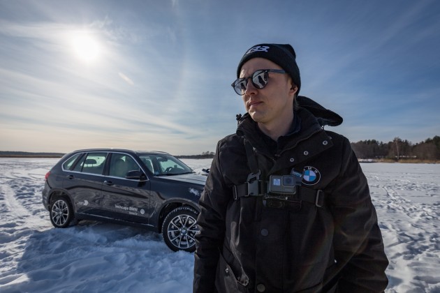 Šlēgelmilhs ar 'BMW X5' pa ledu brauc kā bobslejā - 14