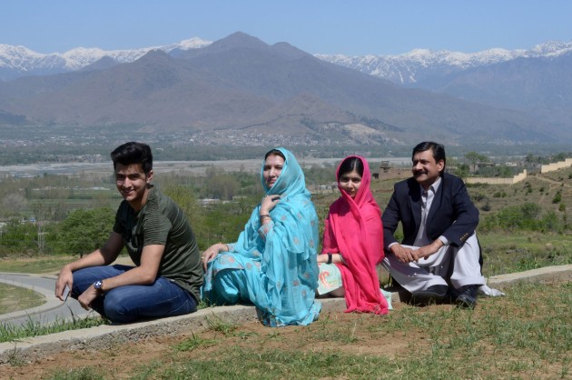 Malala atgriežas savās mājās Pakistānā - 1