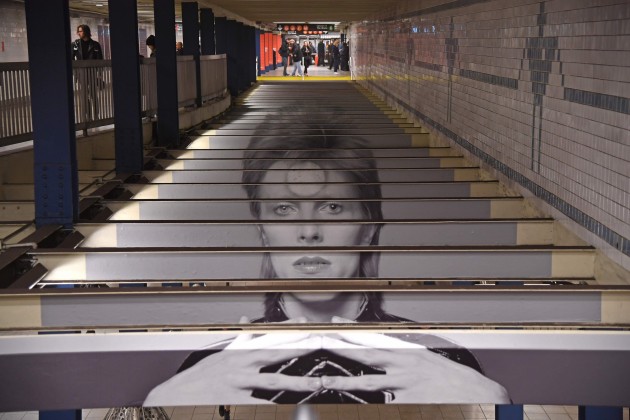 Deivids Bovijs Ņujorkas metro - 14