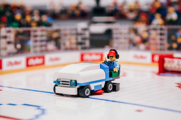 Izveidota "Lego" hokeja arēna  no teju 20 000 detaļu - 14