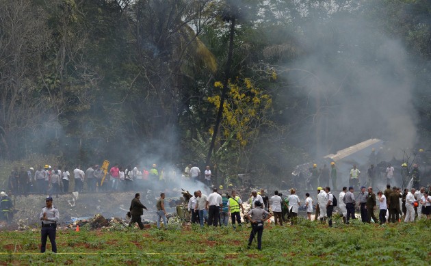 Kubā avarējusi lidmašīna ar 104 pasažieriem; trīs izdzīvojušie - 12
